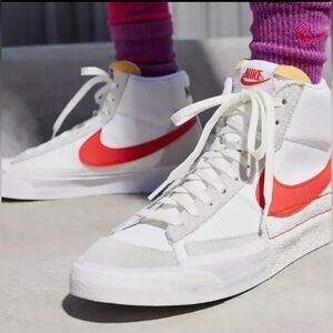 Nike Blazer Mid'77 VNTG Old School Hi-Top Sneakers Men's US 10 White/Picante Red